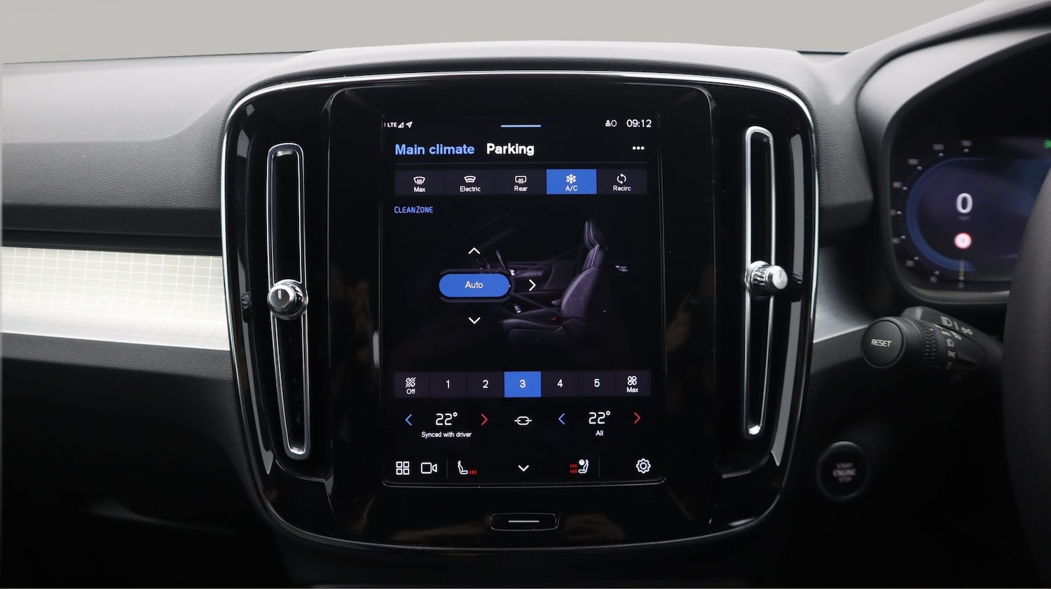 Used Volvo XC40 2023 for sale - 77410811: Photo 12