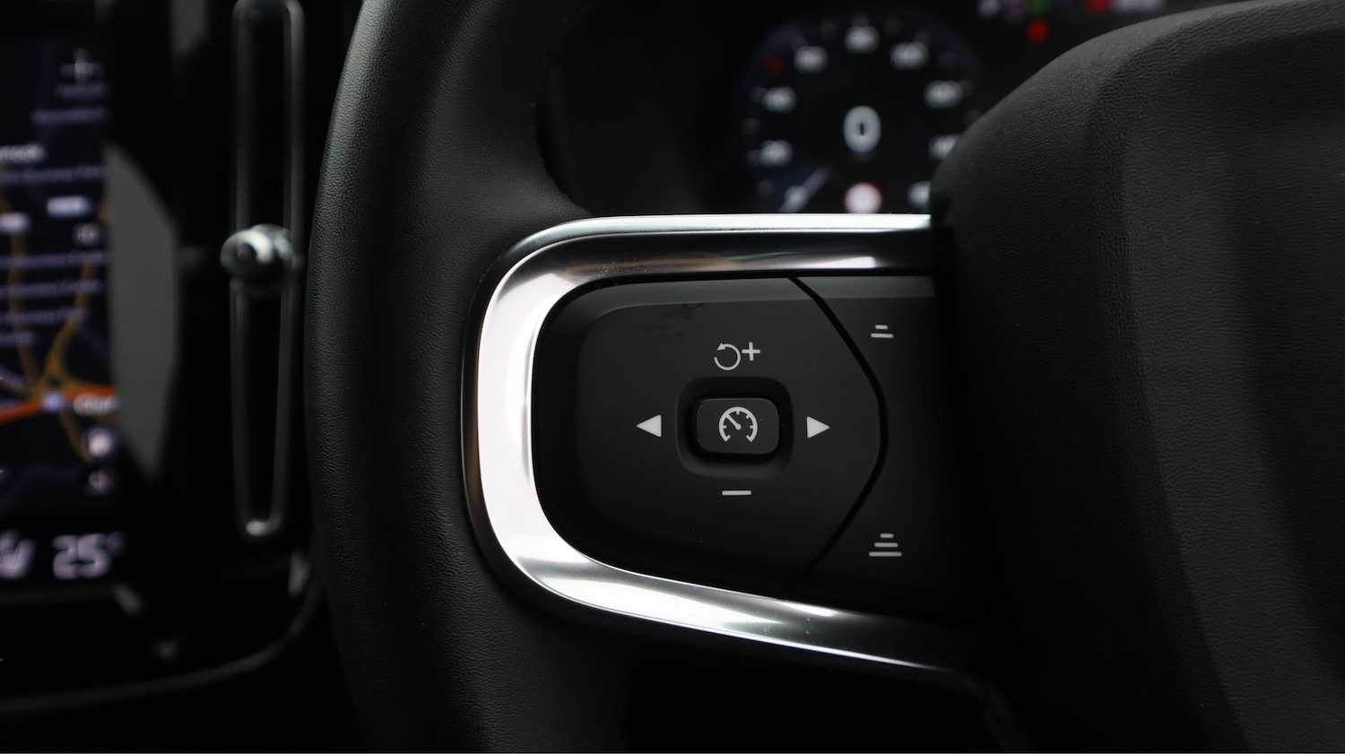 Used Volvo XC40 2023 for sale - 77410811: Photo 21