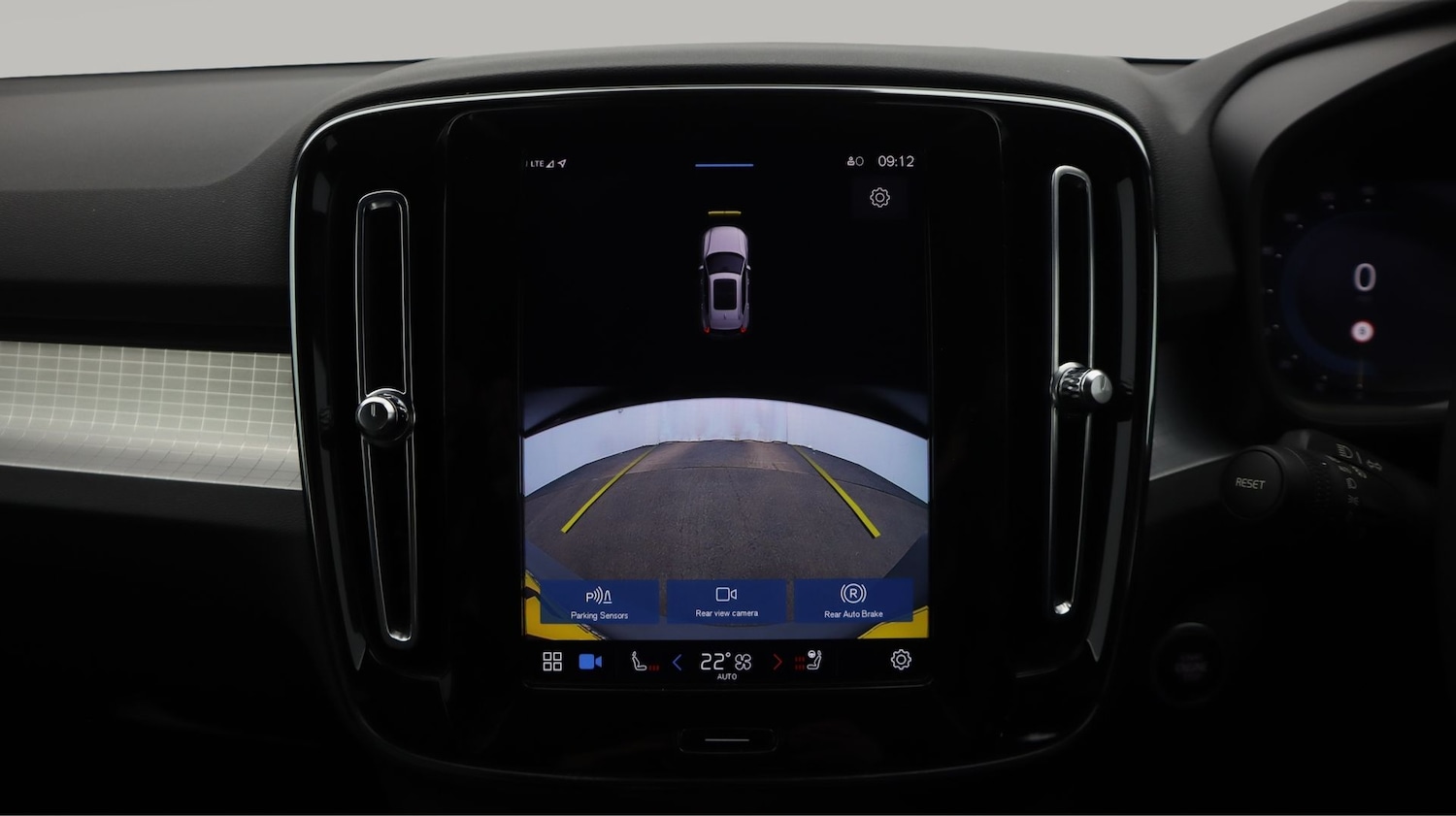 Used Volvo XC40 2023 for sale - 77410811: Photo 25