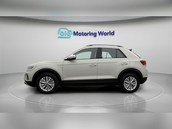Used Volkswagen T-Roc 2022 for sale - 77461001: Photo