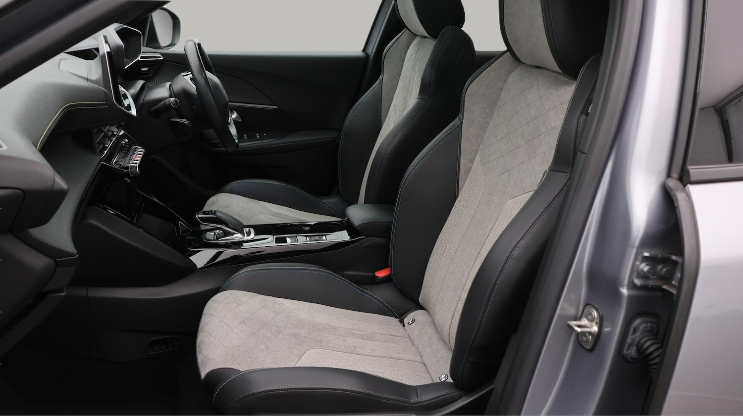 Used Peugeot 2008 2020 for sale - 76735245: Photo 15