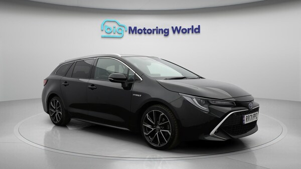 Used Toyota Corolla 2021 for sale - 76314504: Photo 2