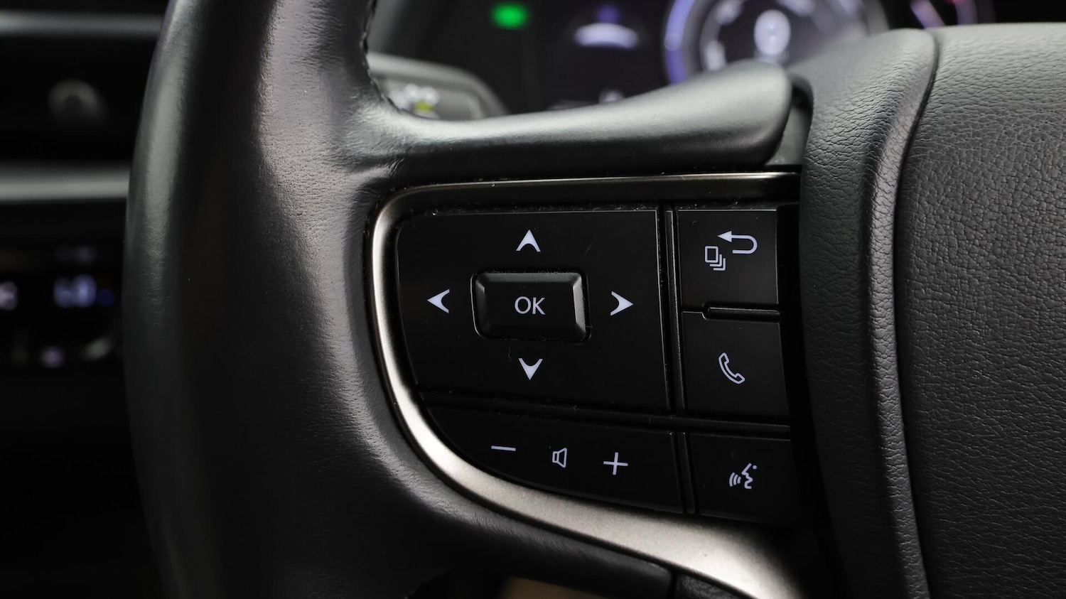 Used Lexus UX 2023 for sale - 76371098: Photo 23