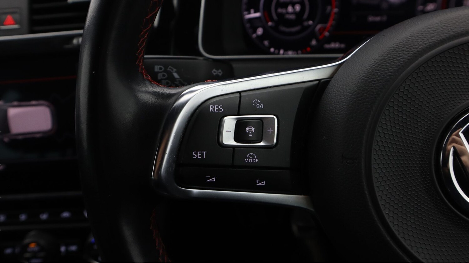 Used Volkswagen Golf 2017 for sale - 77529342: Photo 23