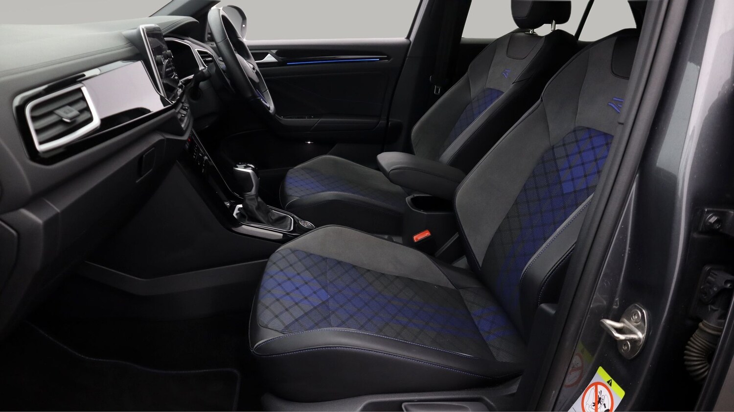 Used Volkswagen T-Roc 2023 for sale - 77274730: Photo 14