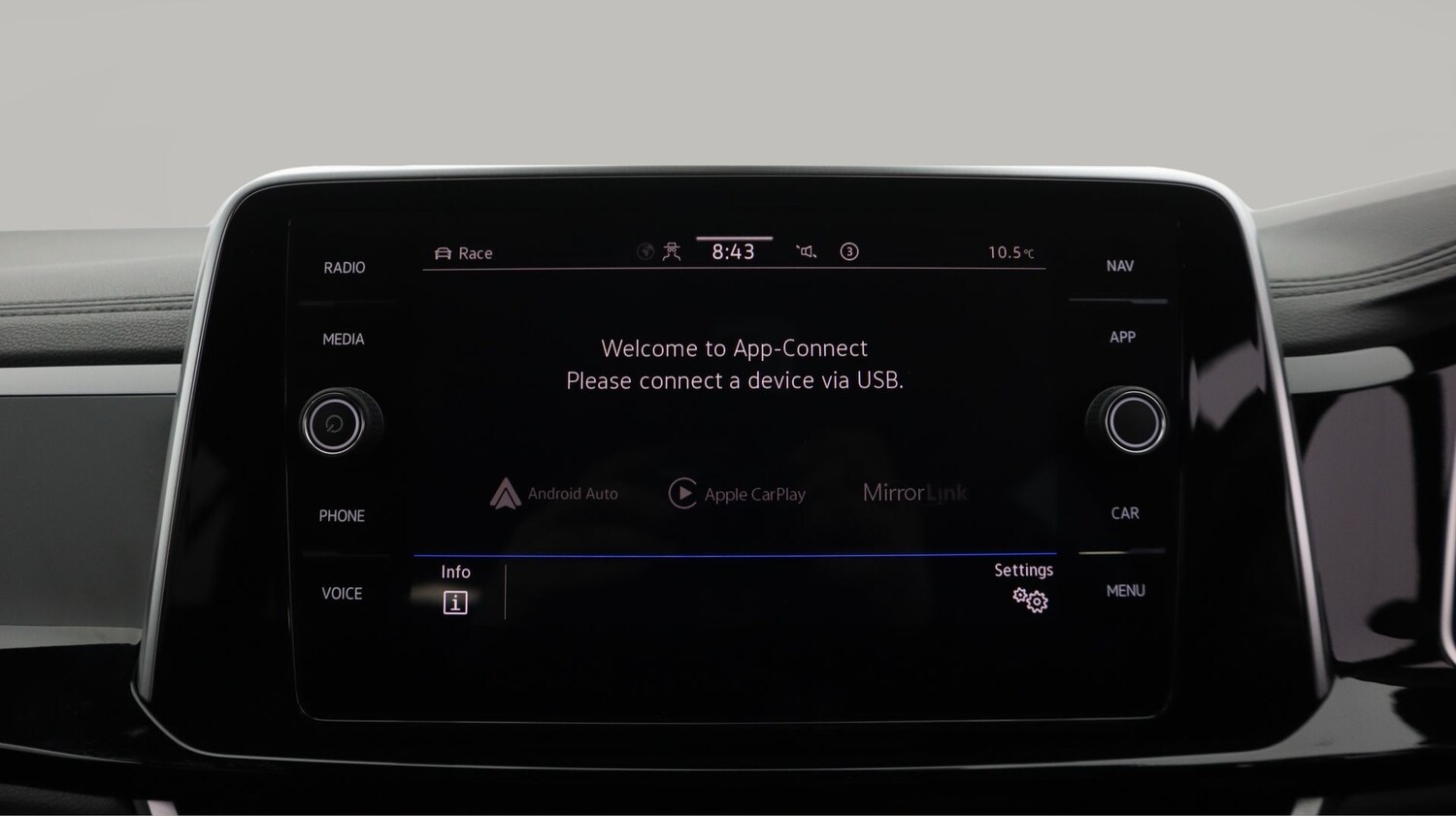 Used Volkswagen T-Roc 2023 for sale - 77274730: Photo 21