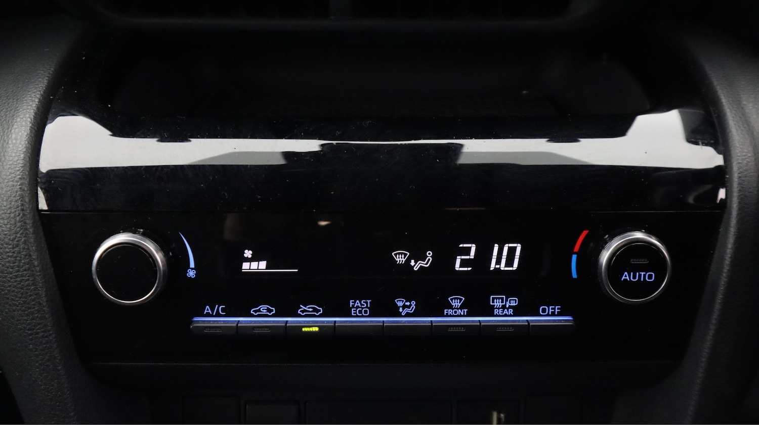 Used Toyota Yaris Cross 2022 for sale - 78202324: Photo 12