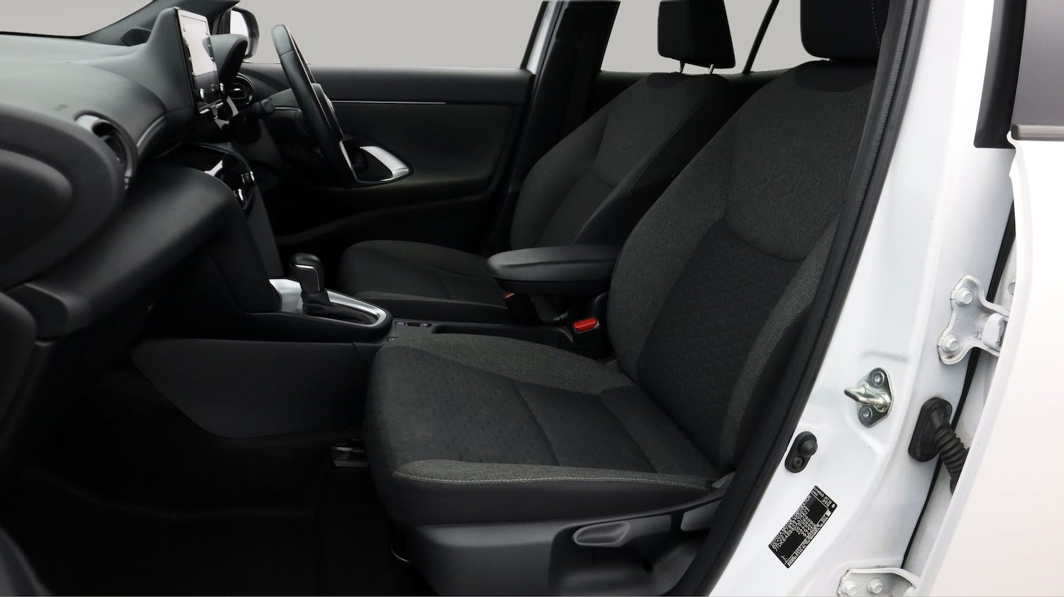 Used Toyota Yaris Cross 2022 for sale - 78202324: Photo 14