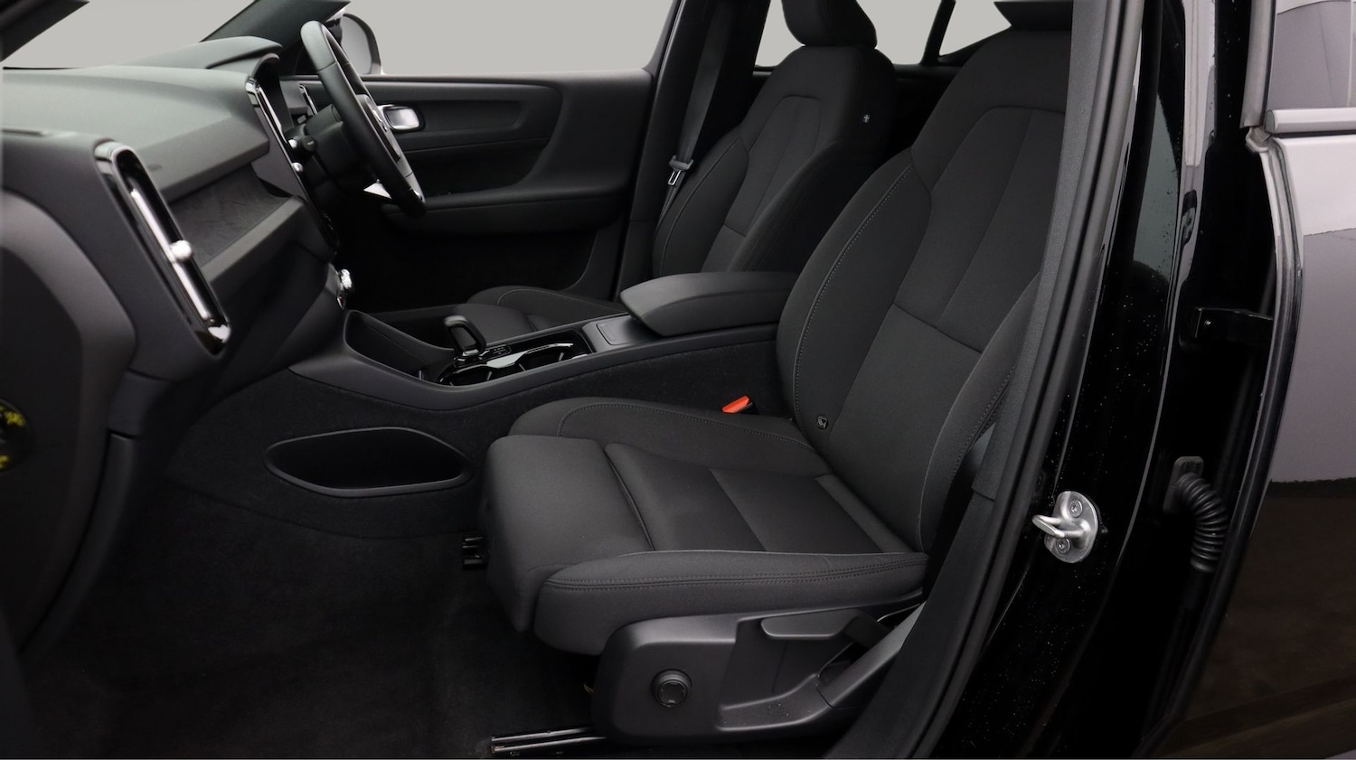 Used Volvo XC40 2022 for sale - 77501274: Photo 14