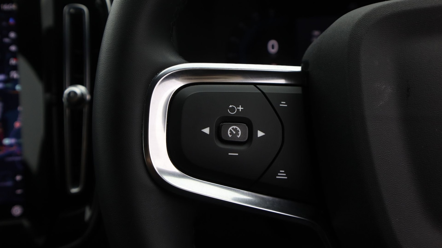 Used Volvo XC40 2022 for sale - 77501274: Photo 25