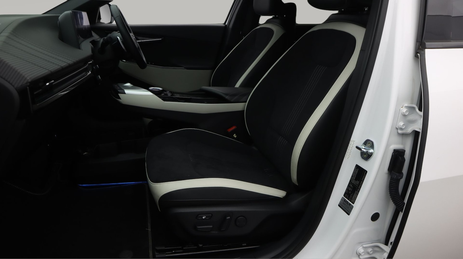 Used Kia EV6 2023 for sale - 77822570: Photo 14