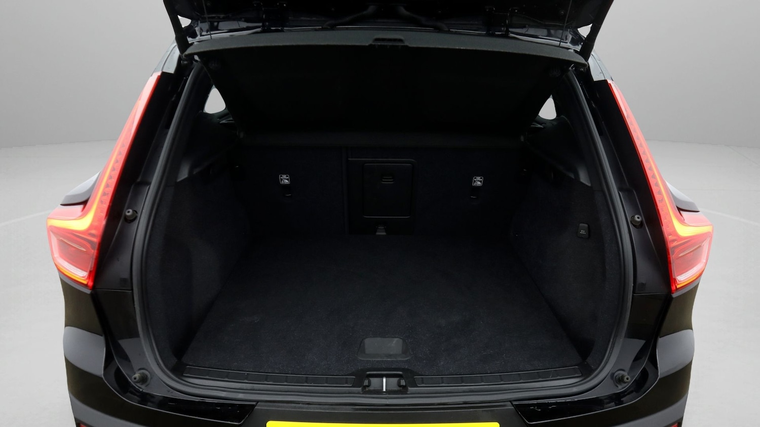 Used Volvo XC40 2021 for sale - 77935933: Photo 17