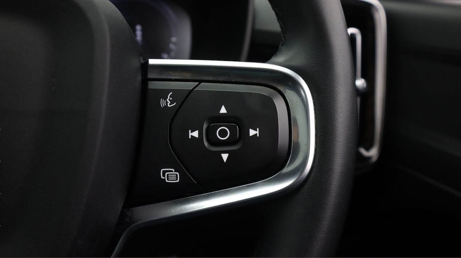 Used Volvo XC40 2021 for sale - 77935933: Photo 25