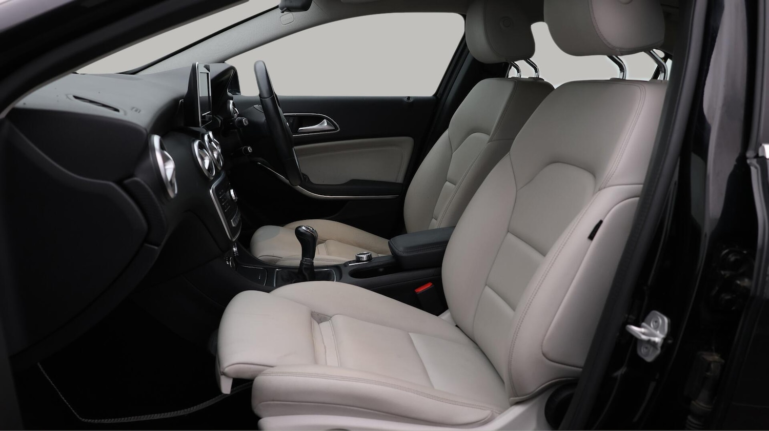 Used Mercedes-Benz A-Class 2017 for sale - 76671598: Photo 15