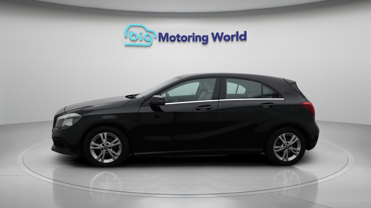 Used Mercedes-Benz A-Class 2017 for sale - 76671598: Photo 5