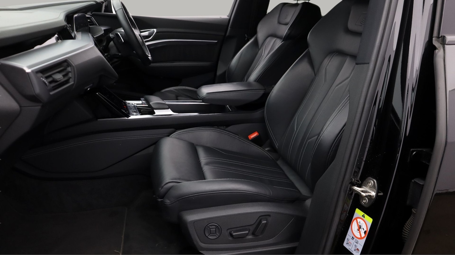 Used Audi e-tron 2021 for sale - 77764300: Photo 14