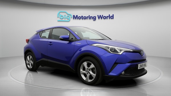 Used Toyota C-HR 2019 for sale - 76295056: Photo 2