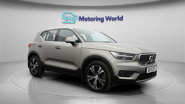 Used Volvo XC40 2021 for sale - 76247217: Photo 2