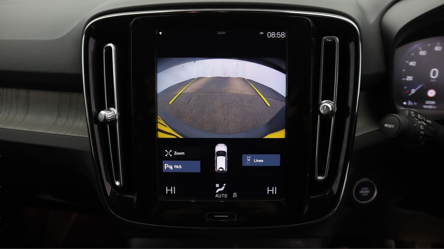 Used Volvo XC40 2021 for sale - 77393576: Photo 25