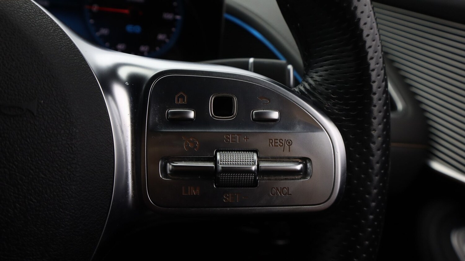 Used Mercedes-Benz EQC 2020 for sale - 77573699: Photo 25