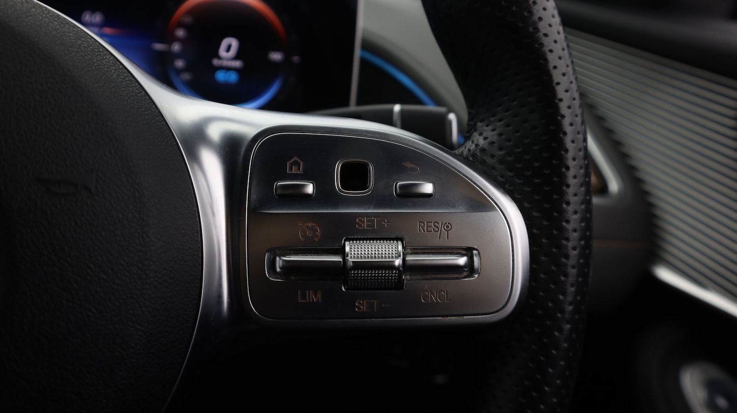 Used Mercedes-Benz EQC 2020 for sale - 77357526: Photo 25