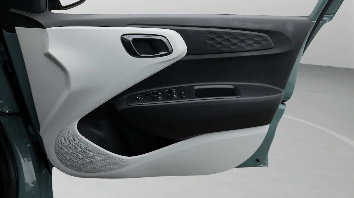 Used Hyundai i10 2023 for sale - 77733061: Photo 15