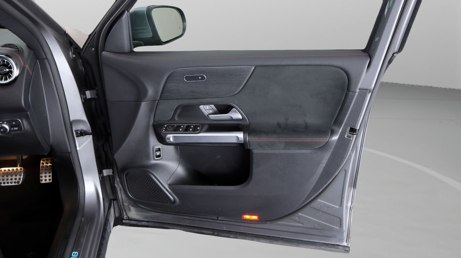 Used Mercedes-Benz EQB 2023 for sale - 78075176: Photo 15