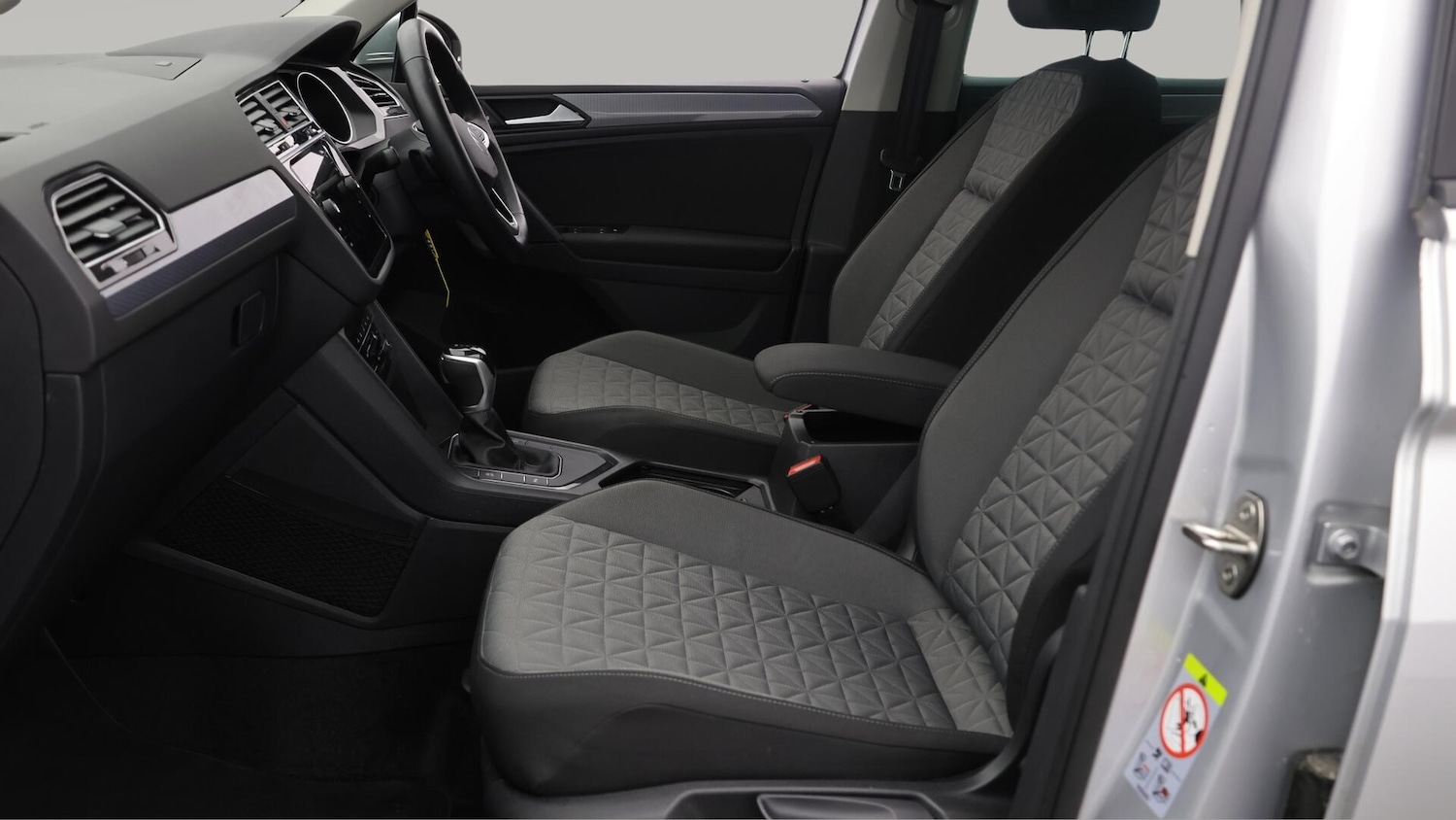 Used Volkswagen Tiguan 2021 for sale - 76424389: Photo 15