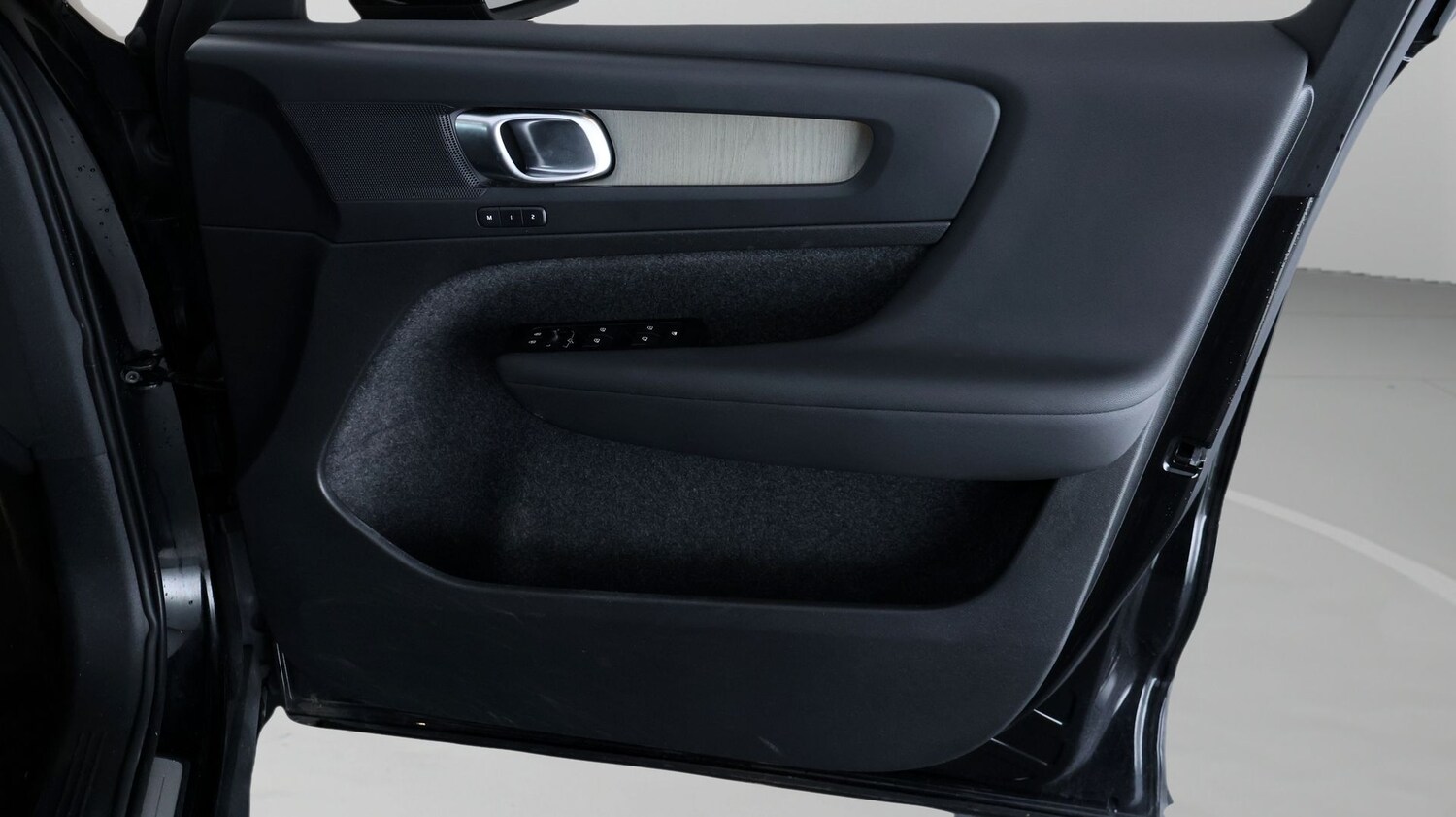 Used Volvo XC40 2022 for sale - 77935882: Photo 14