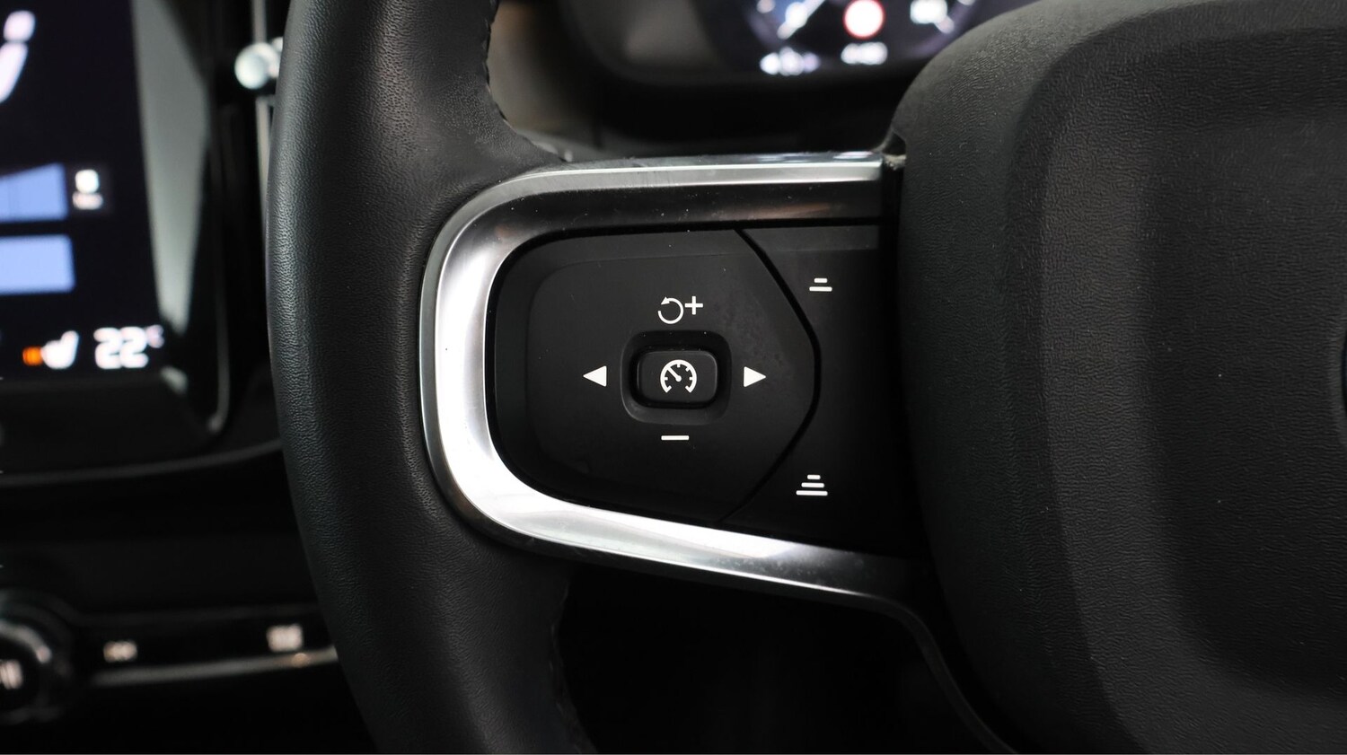 Used Volvo XC40 2022 for sale - 77935882: Photo 21