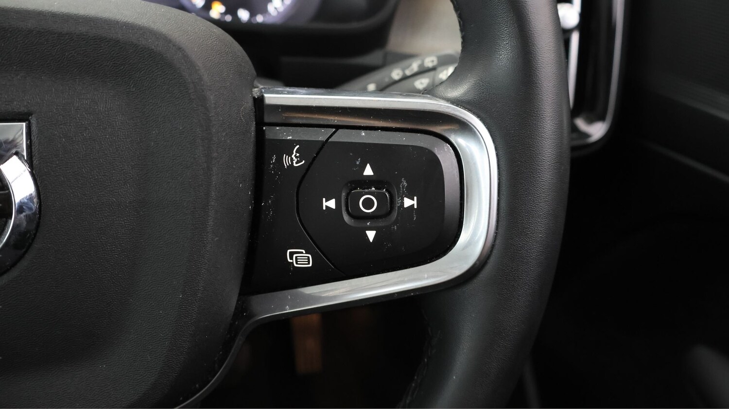 Used Volvo XC40 2022 for sale - 77935882: Photo 23