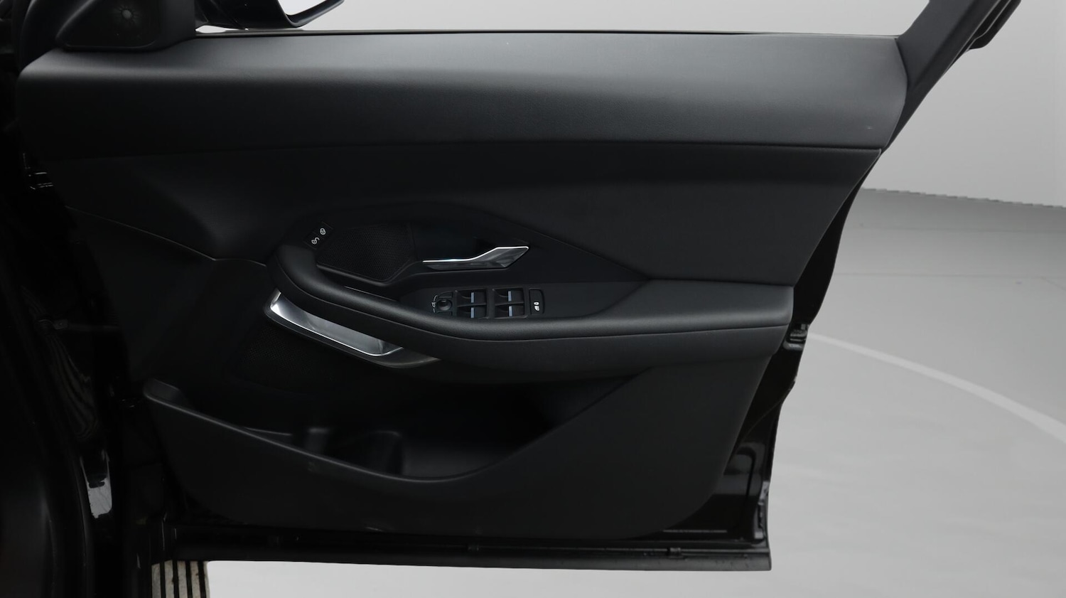 Used Jaguar E-Pace 2019 for sale - 76620470: Photo 16