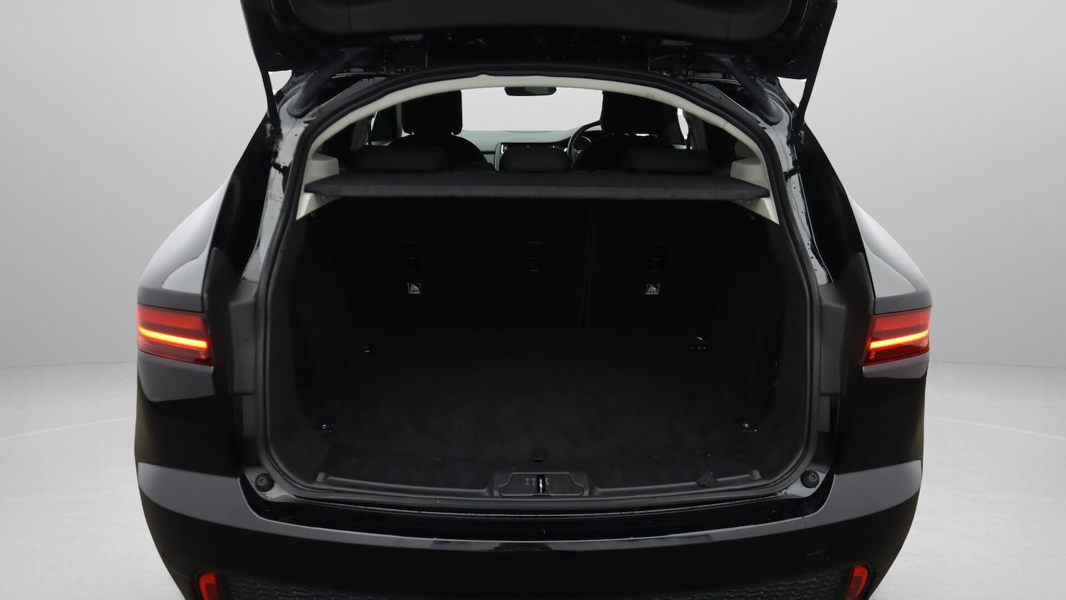 Used Jaguar E-Pace 2019 for sale - 76620470: Photo 18