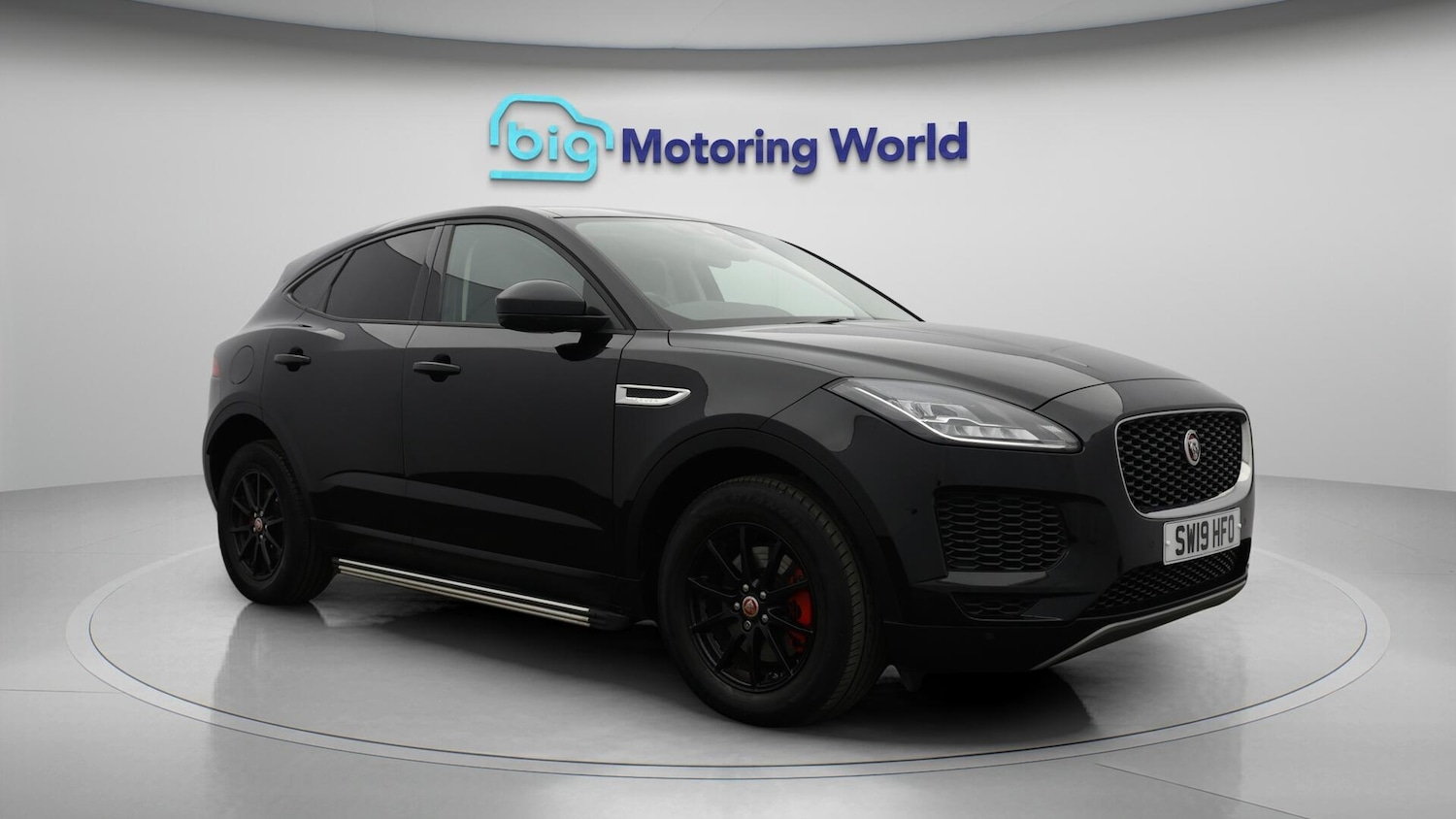 Used Jaguar E-Pace 2019 for sale - 76620470: Photo 2