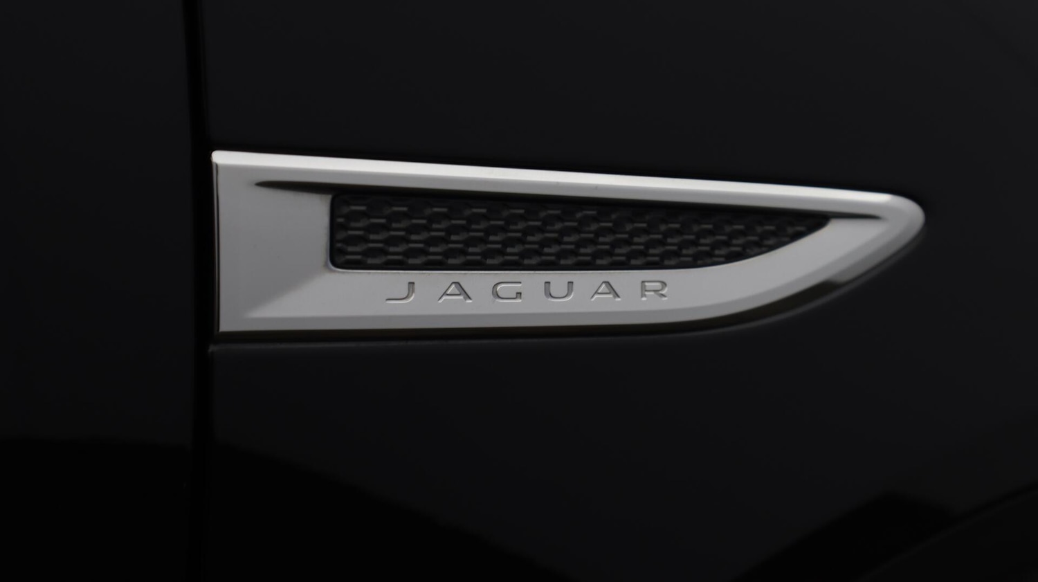 Used Jaguar E-Pace 2019 for sale - 76620470: Photo 21