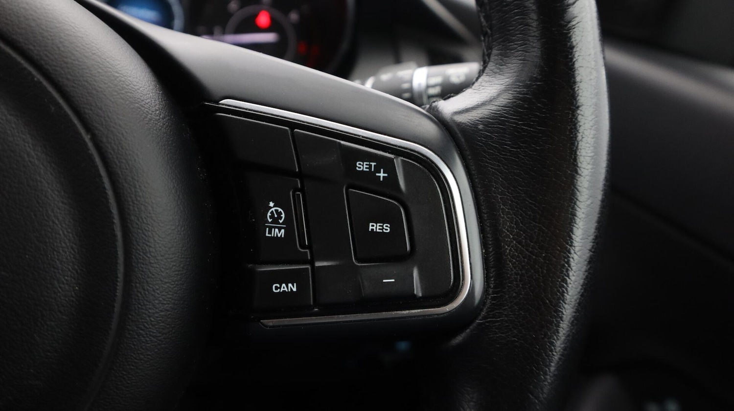 Used Jaguar E-Pace 2019 for sale - 76620470: Photo 24