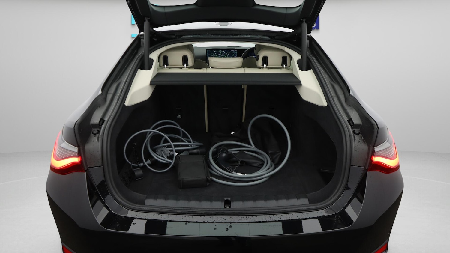 Used BMW i4 2024 for sale - 76522424: Photo 18