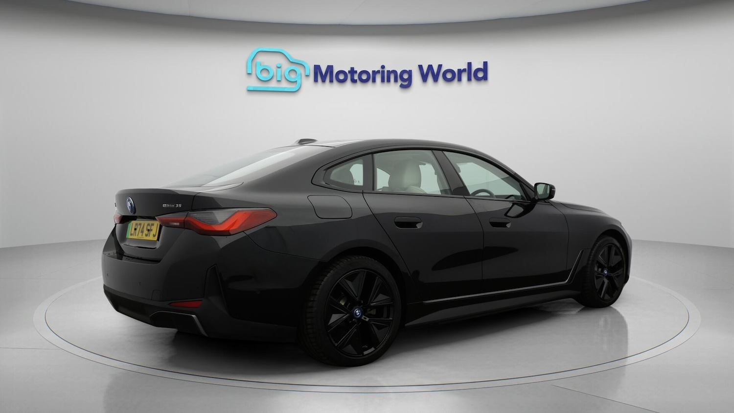 Used BMW i4 2024 for sale - 76522424: Photo 8