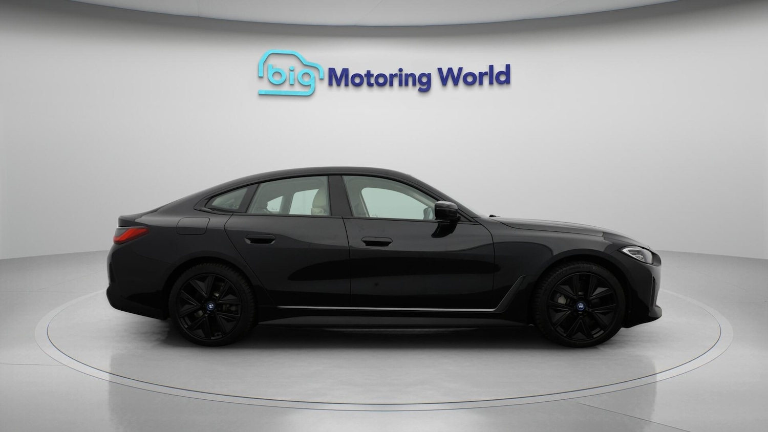 Used BMW i4 2024 for sale - 76522424: Photo 9