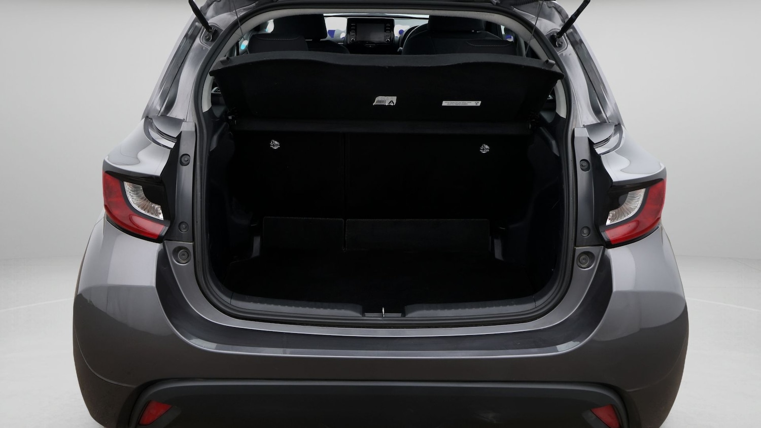 Used Toyota Yaris 2023 for sale - 77649922: Photo 17