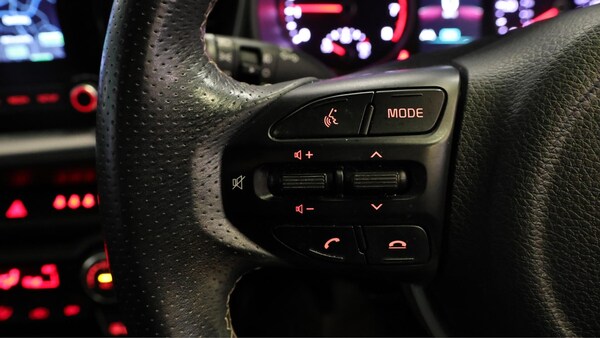 Used Kia Stonic 2021 for sale - 76306879: Photo 23