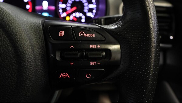 Used Kia Stonic 2021 for sale - 76306879: Photo 24