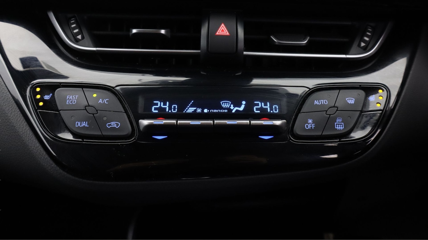 Used Toyota C-HR 2023 for sale - 77326417: Photo 12