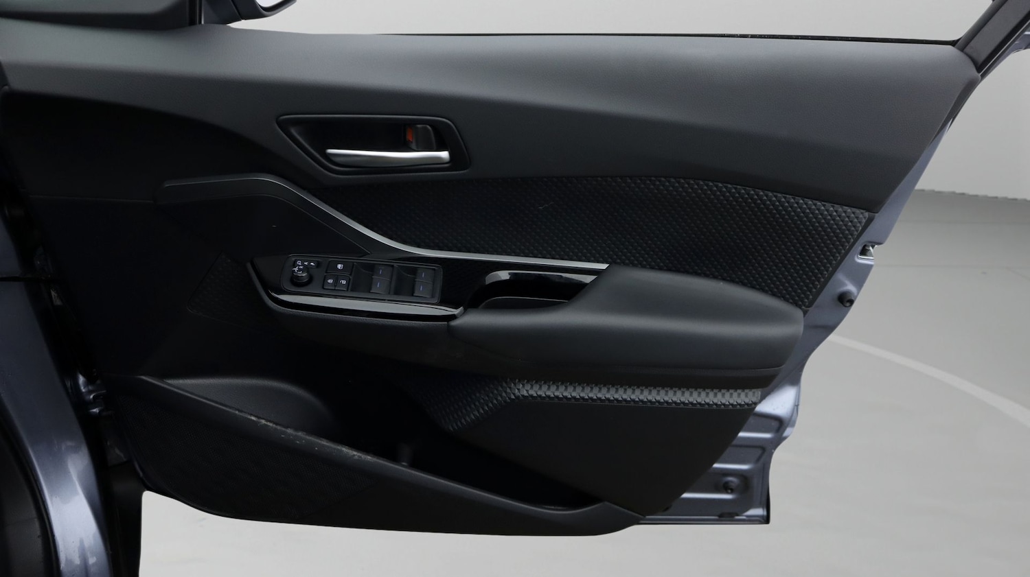 Used Toyota C-HR 2023 for sale - 77326417: Photo 15