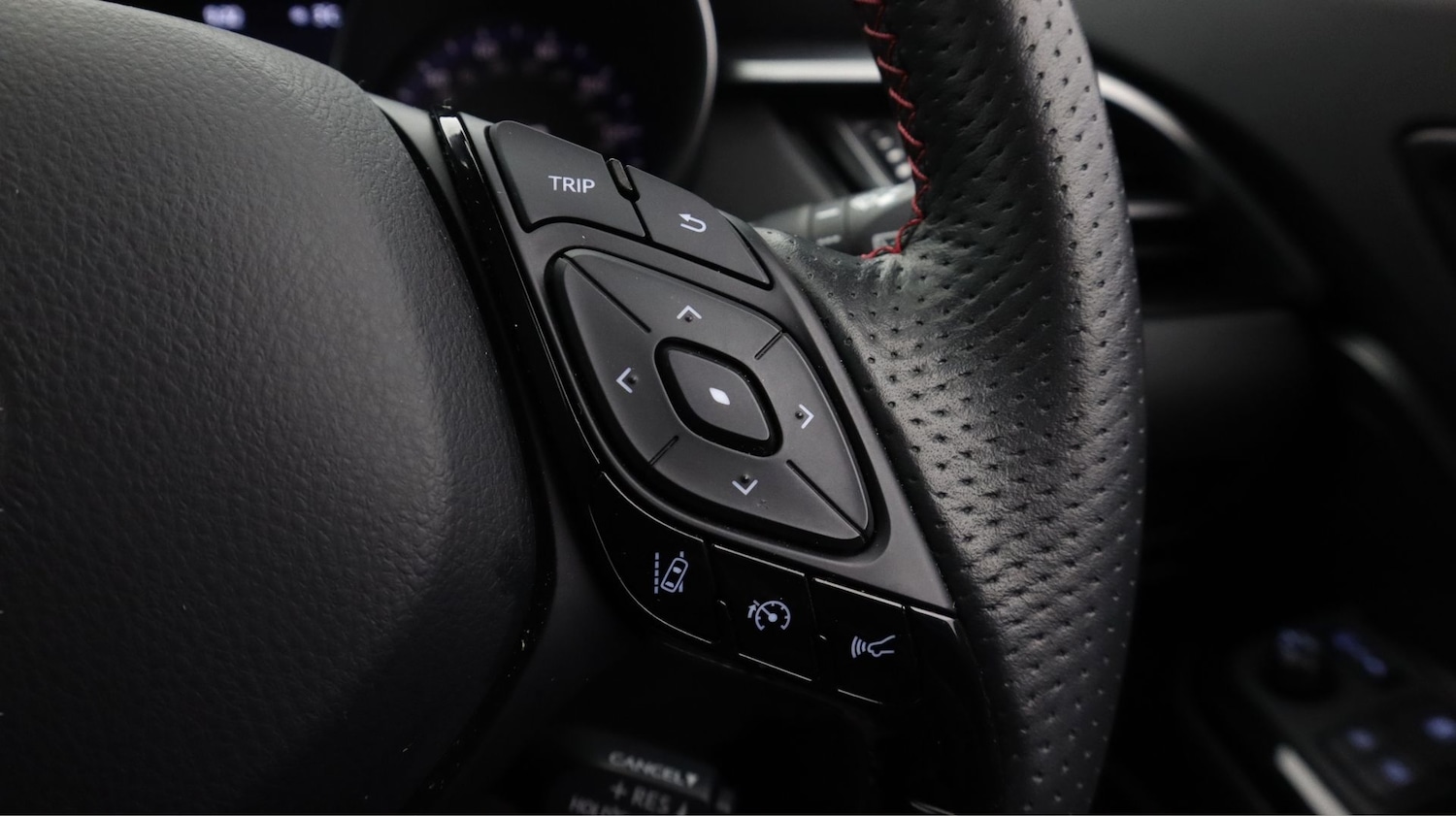 Used Toyota C-HR 2023 for sale - 77326417: Photo 24