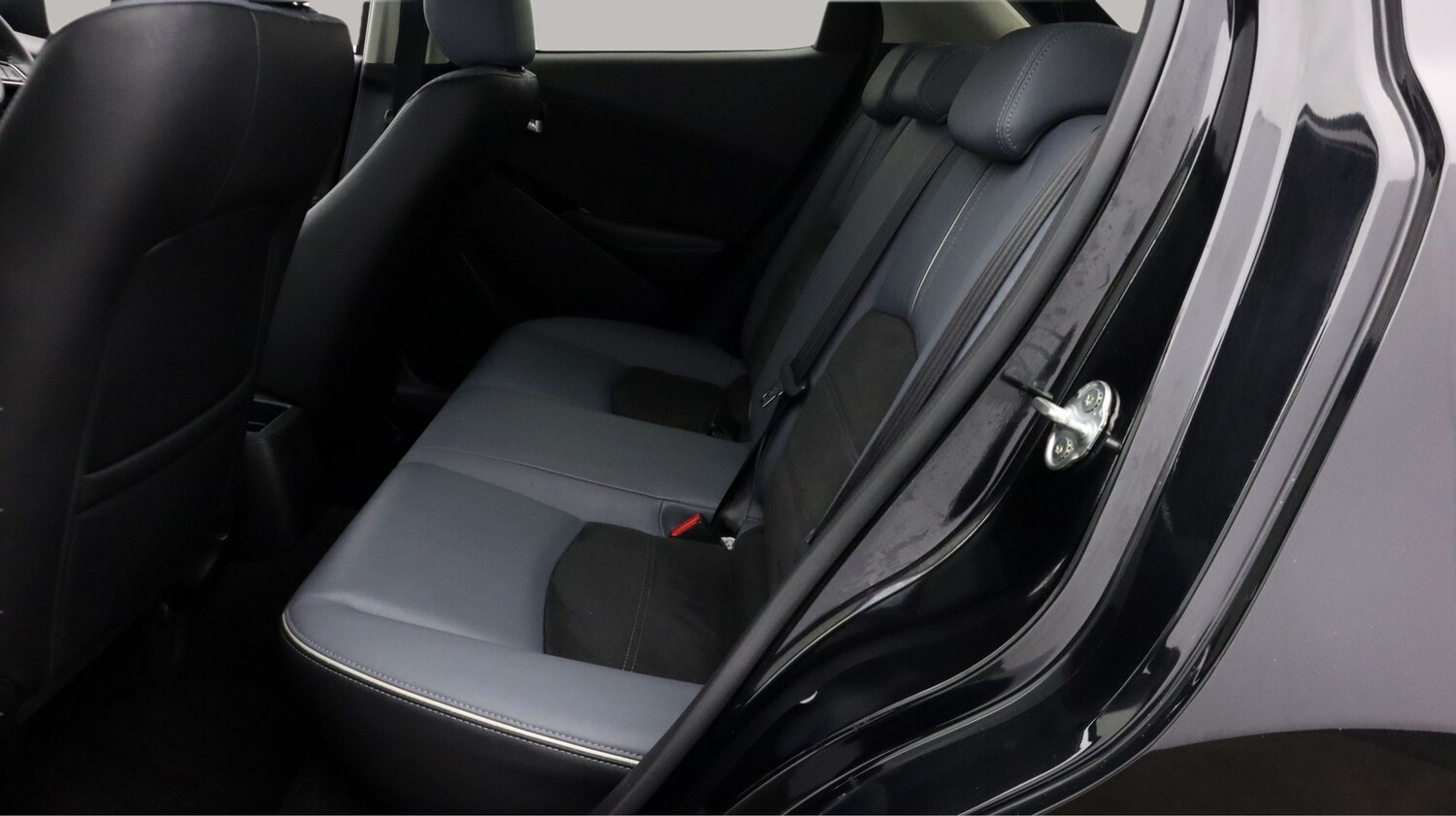 Used Mazda Mazda2 for sale - 77516396: Photo 16