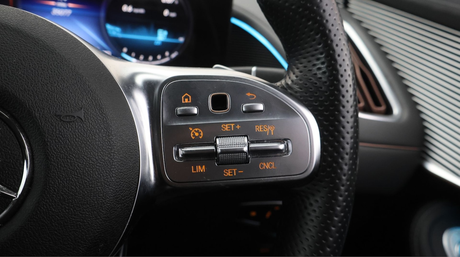 Used Mercedes-Benz EQC 2023 for sale - 78175499: Photo 26