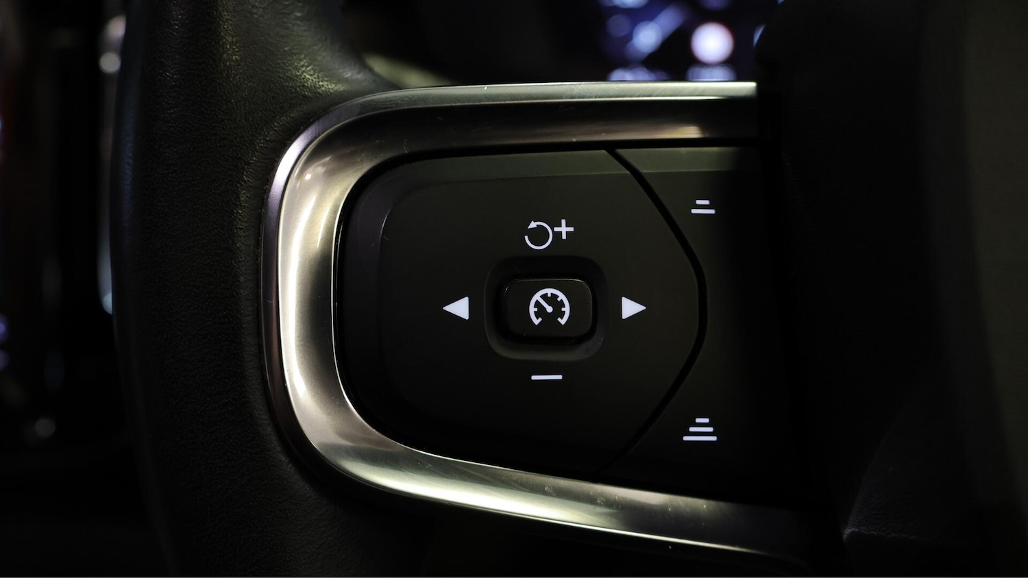 Used Volvo XC40 2021 for sale - 76472541: Photo 24