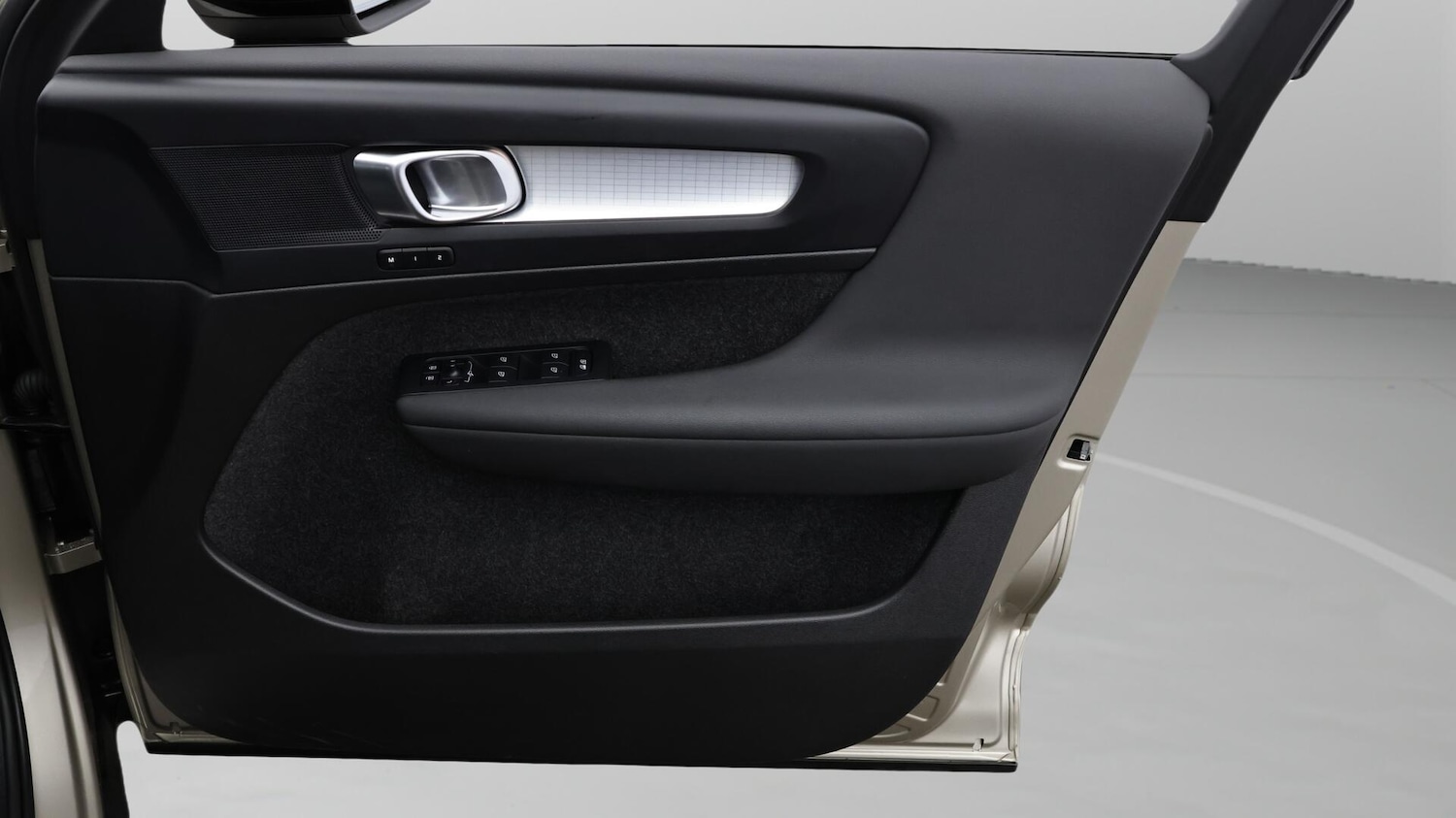 Used Volvo XC40 2023 for sale - 76336088: Photo 16