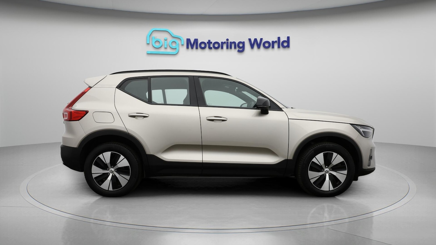 Used Volvo XC40 2023 for sale - 76336088: Photo 9